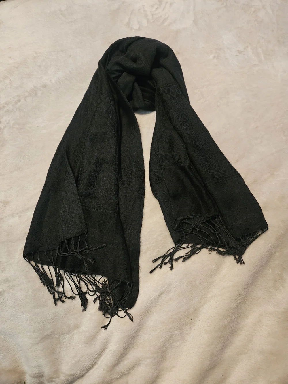 pashmina Black Floral Jacquard Fringe Scarf 70 pashmina/30 silk